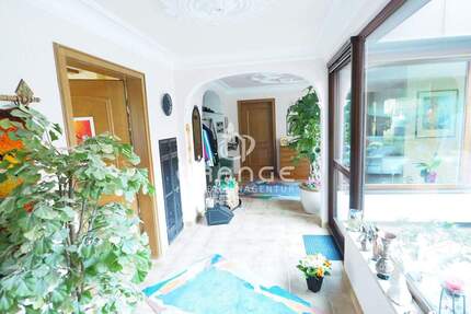 * Architektur mit Charakter: Exklusives Wohn- und Geschäftshaus in zentraler Lage von Blaubeuren *