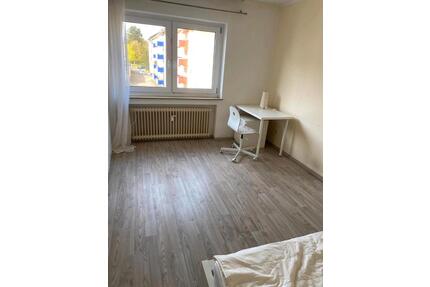 1 Zimmer aus Frauen WG ab 01.05 zu mieten - Singen (Hohentwiel)