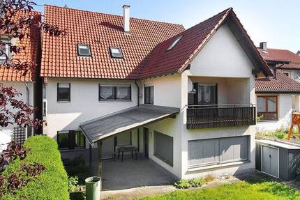 Ideal für Eigennutzer oder Investoren, Zweifamilienhaus mit Gewerbeeinheit und Garten - Trochtelfingen
