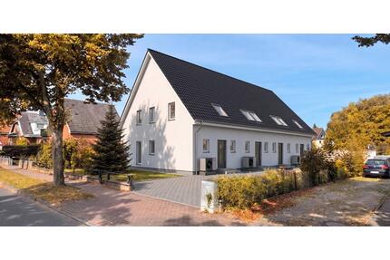 4 Neubau Reihenhäuser auf sonnigem Grundstück , auch Mietkauf o. Eigenkapital möglich - Ahrensbök