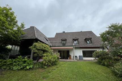 Haus zum Mieten in Weiden 2.200,00 € 295 m²