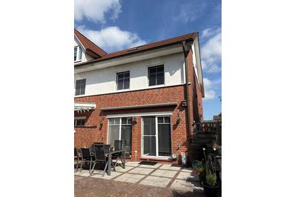 Gepflegtes Reihenendhaus in 2. Baureihe im Zentrum von Appen