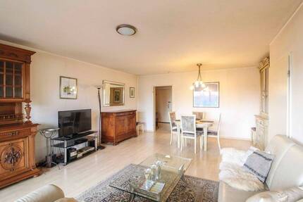 Perfekt geschnittene 3-Zi.-Wohnung mit Loggia und Pkw-Stellplatz in Königswinter-Ittenbach