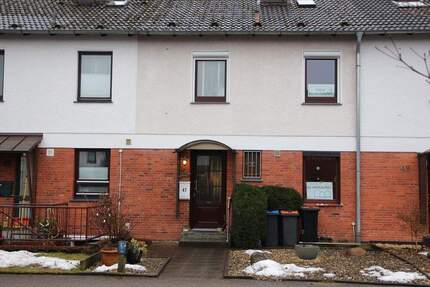 EXCLUSIV! REIHENMITTELHAUS MIT VOLLKELLER UND SPITZBODEN - Norderstedt Garstedt