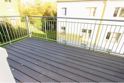 Gemütliche 2-Zimmer-Wohnung mit Balkon in gepflegtem 6-Parteien-Haus - Wilhelmshaven