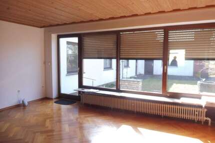 Haus zum Mieten in Regensburg 2.080,00 € 140 m²