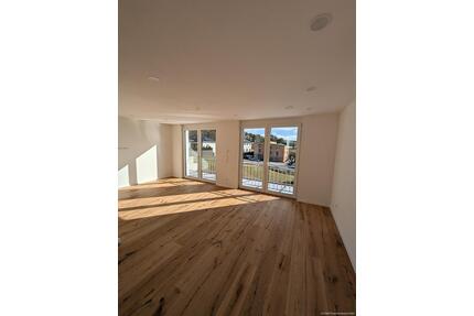 Energieeffiziente Neubauwohnung mit Küche, 2 Stellplätzen und Terrasse - Buchen (Odenwald)