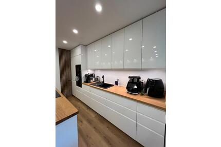 Kernsanierte 2- Zimmer Wohnung mit Balkon in ruhiger Parkanlage - Sankt Augustin