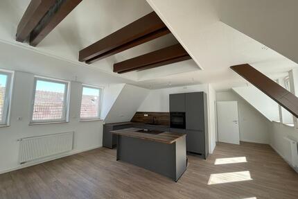 Vollständig modernisierte 2 Zi. Wohnung mit modernem Duschbad & hochwertiger Küche in zentaler Lage! - Flensburg