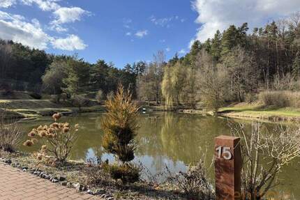 Einzigartiges Anwesen am eigenen See - Wohnen im Einklang mit der Natur - Haundorf / Obererlbach