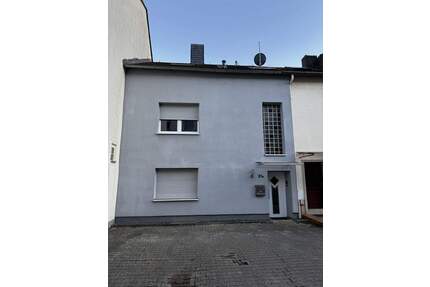 TRIER - ZEWEN - gepflegtes Einfamilienhaus mit 2 Stellplätzen, Balkon und Innenhof