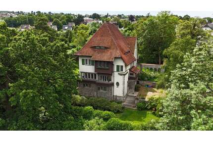 Denkmalgeschützte Fabrikantenvilla an der Weser – Parkgrundstück mit drei zusätzlichen Bauplätzen - Vlotho