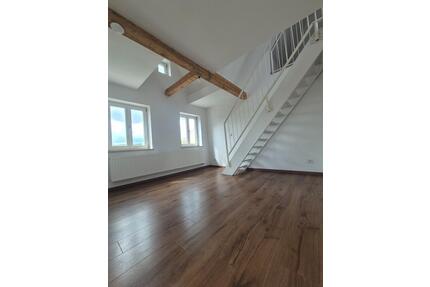 Provisionsfreie DG-Maisonette mit Galerie und Balkon - Fürth Atzenhof