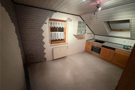 Helle DG-Wohnung 3 Zimmer, Garage, Keller - Wernberg-Köblitz