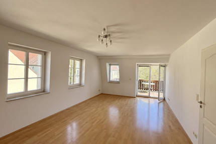 Traumhafte 3-Zimmerwohnung mit Muldenblick, Gartenhaus und Stellplatz zu vermieten - Grimma