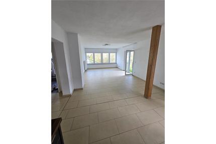 3 Zimmer EG Wohnung mit Garten, Garage und moderner Einbauküche - Freudenberg