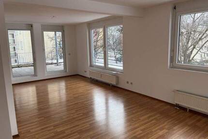 Helle 2-Zimmerwohnung Dachgeschoß (2.4) mit Terrasse im 2. OG - TG-Stellplatz - Nürnberg Langwasser