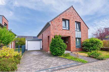 Haus zum Mieten in Leverkusen 2.600,00 € 156.5 m²