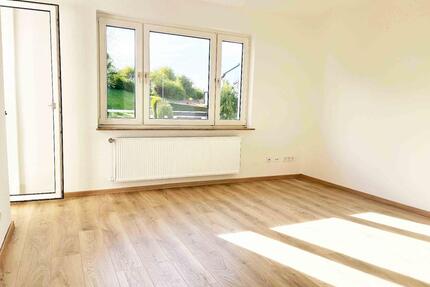 Frisch sanierte helle 3-Raum-Wohnung, Balkon, Stellplatz - Kastellaun