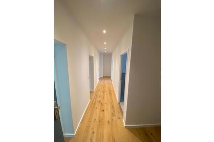 Luxuriöse 3-Zimmer-Wohnung (ca. 97qm) mit Balkon in 10789 Berlin