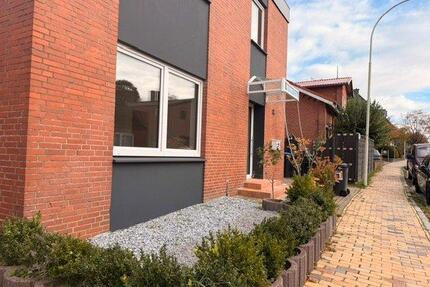Einfamilienhaus, zentrale Lage, neu saniert, 150 m² zu vermieten - Hohenwestedt