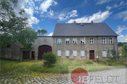 Sanierungswürdiger Dreiseithof mit angrenzender Weidefläche und fünf Ferienbungalows - Niedergörsdorf / Wergzahna