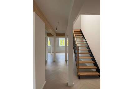 Wohnung zum Mieten in Augsburg 2.550,57 € 142.49 m²