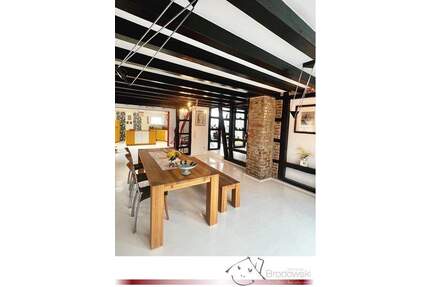 In Kleinenbroich trifft historisches Fachwerk auf modernes Raumkonzept! - Korschenbroich