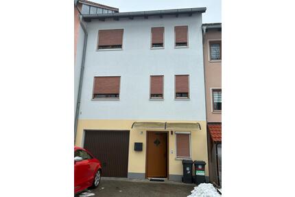 Reihenmittelhaus mit Garage und Garten - Ensdorf