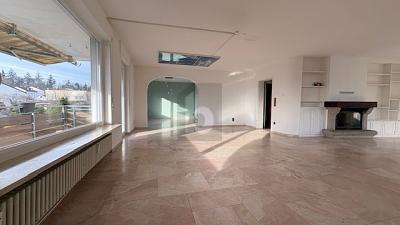 FREI AB SOFORT LICHTDURCHFLUTET, GROßZÜGIG UND HELL - Pforzheim