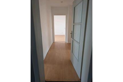 Helle Wohnung 80qm 2. OG - 855,00&nbsp;EUR Kaltmiete, ca.&nbsp; 80,50&nbsp;m&sup2; in Remscheid (PLZ: 42853)