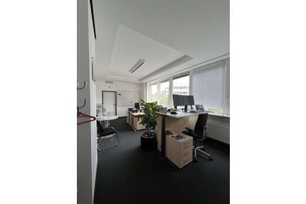 Büro in Hamburg 1.815,60 € 151.3 m²