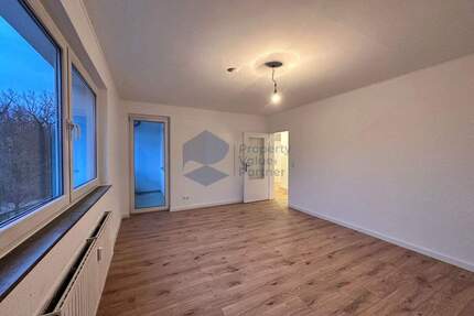 Vollständig sanierte 2-Zimmer-Wohnung im 3. Obergeschoss mit Loggia - Wolfsburg Rabenberg