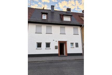 Haus mieten XXL Garten ✅ - 800,00&nbsp;EUR Kaltmiete, ca.&nbsp; 110,00&nbsp;m&sup2; in Cornberg (PLZ: 36219)