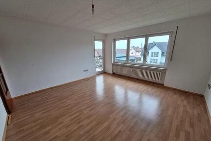 Helle 5-Zimmer-Wohnung mit Balkon in Hesselbach - Üchtelhausen
