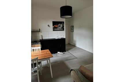 Modernes Apartment Düsseldorf City mit Balkon