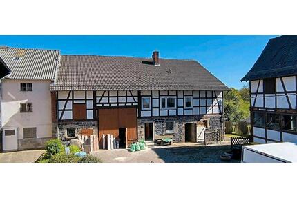 Ländliche helle Wohnung im Haus 135 m2 - frisch am renovieren - Neukirchen