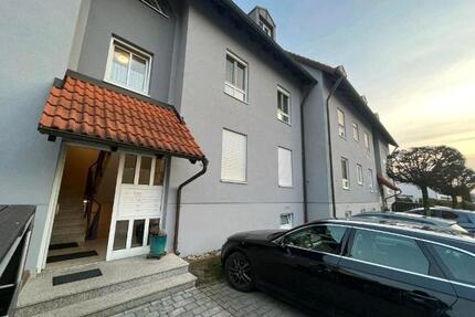 3 Zimmer Wohnung - 650,00&nbsp;EUR Kaltmiete, ca.&nbsp; 77,06&nbsp;m&sup2; in Vohenstrauß (PLZ: 92648)