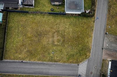RUHIG LEBEN, STADTNAH BLEIBEN, IHR PLATZ IM GRÜNEN - Starzach
