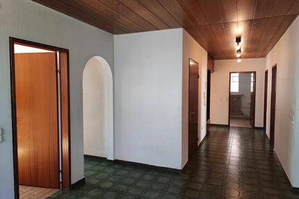 4,5-Zimmer-Wohnung mit Garage in zentraler Lage von Köngen