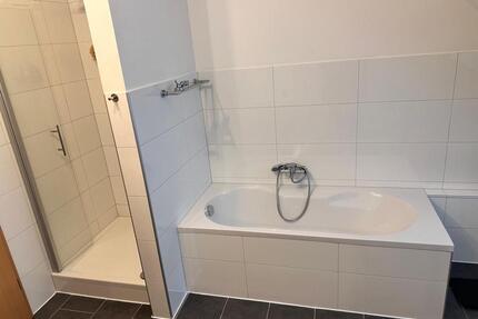 3-Zimmer-Dachgeschosswohnung, Wohnküche, modernes Bad - Gelsenkirchen Gelsenkirchen-Mitte