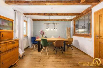 Haus zum Kaufen in Regensburg 850.000,00 € 262.22 m²