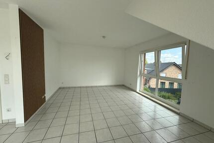 Lichtdurchflutete 3-Zimmer Dachgeschosswohnung m. Balkon in Elsen - Paderborn