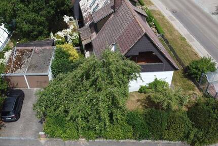 Doppelhaushälfte mit zwei Garagen in 91578 Leutershausen