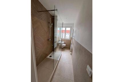 Helle 2-Raumwohnung mit Einbauküche, modernem Badezimmer & Balkon - Dresden Blasewitz