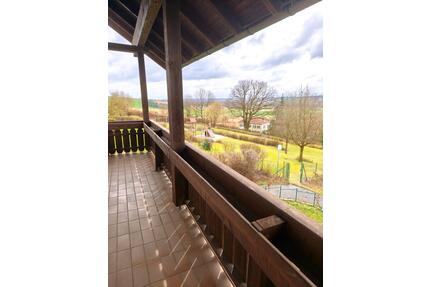 Attraktive Hochparterrewohnung mit Fernblick in ruhiger, beschaulicher Höhenlage von Bad Birnbach