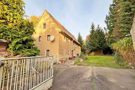 Idyllisches Grundstück mit eigenem Quellteich, Baumbestand und stark sanierungsbedürftigem Wohnhaus sowie großer Scheune in erholsamer Lage - Oschatz Lonnewitz