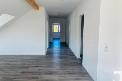 Zu vermieten: Neubau-Dachgeschoss-Wohnung - Rottenburg an der Laaber
