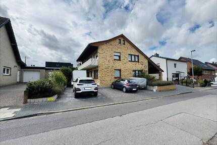 *Reserviert* Freistehendes Mehrgenerationen Haus! Provisionsfrei. Einfamilienhaus mit ELW. - Aldenhoven