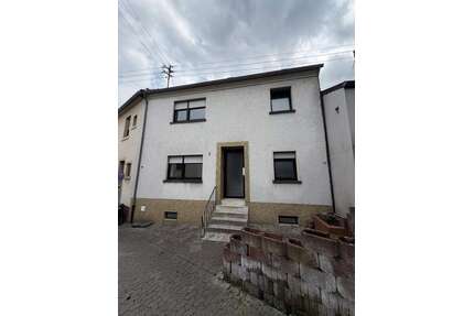 Haus zum Kaufen in Quierschied 139.000,00 € 184 m²